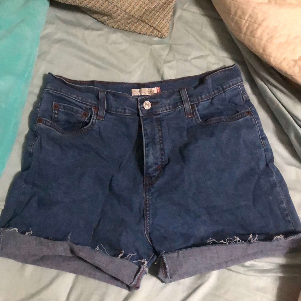 Levi’s perfectly slimming